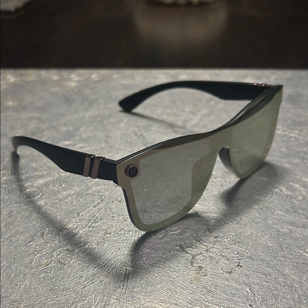 Blenders Eyewear pink mirrored sunglasses